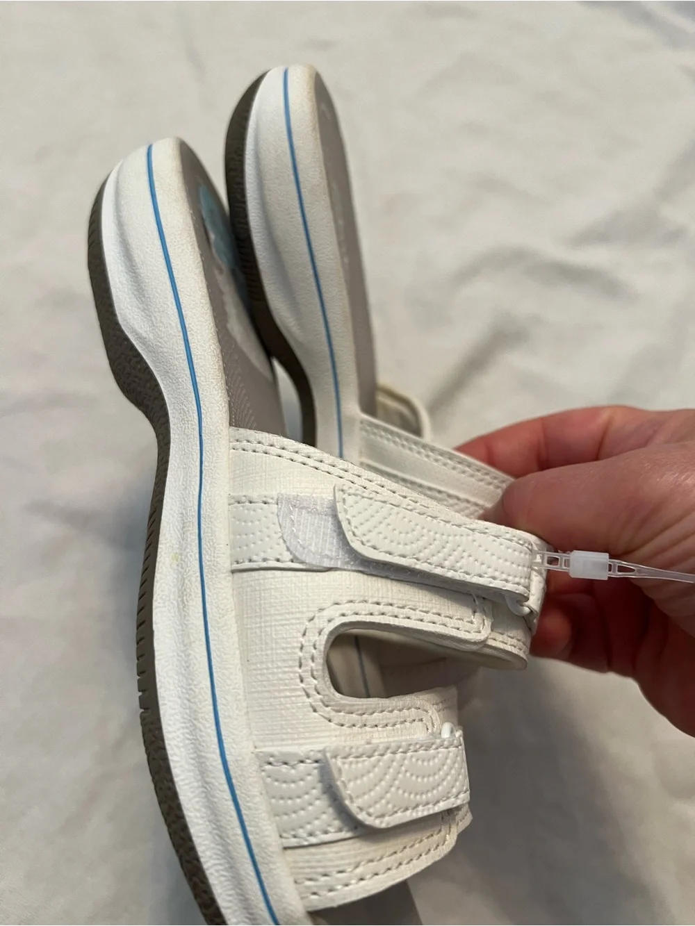 Clarks White Cloudsteppers Breeze Piper Double Strap Slide Beach Summer Sandals - Picture 3 of 14